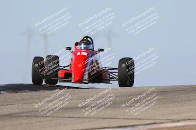 media/Oct-26-2025-CalClub SCCA (Sun) [[8ce1e69566]]/Group 6/Grapevine/